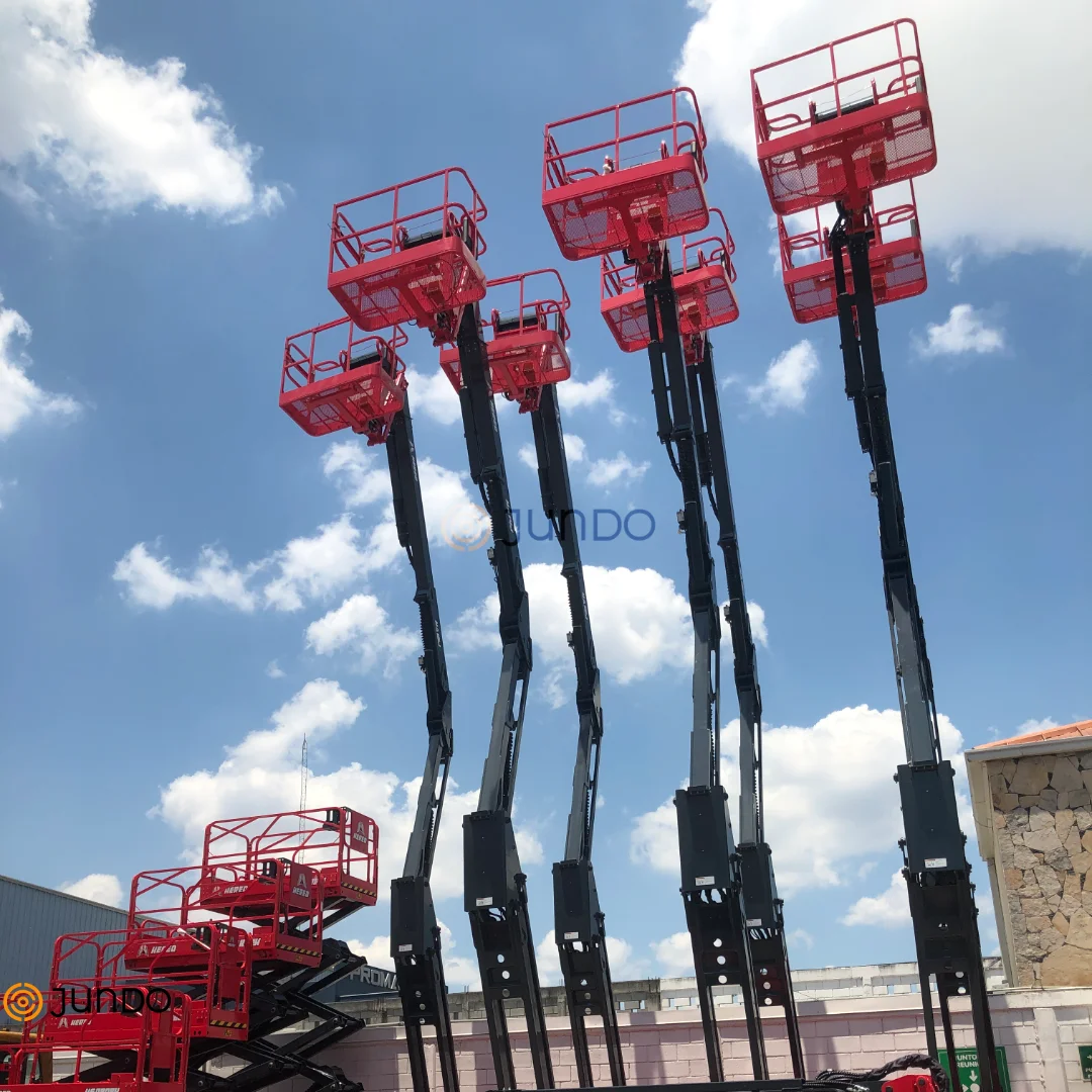 Plataforma articulada marca hered, en exterior en exhibición
