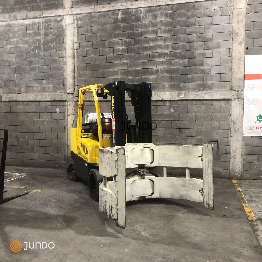 Montacargas hyster con Papper roll clamp